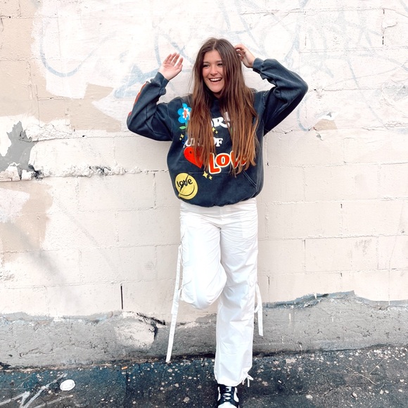 Meet your Posher, Karleigh - Picture 5 of 6